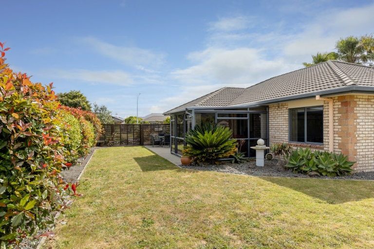 Photo of property in 34 Mcleod Place, Papamoa Beach, Papamoa, 3118