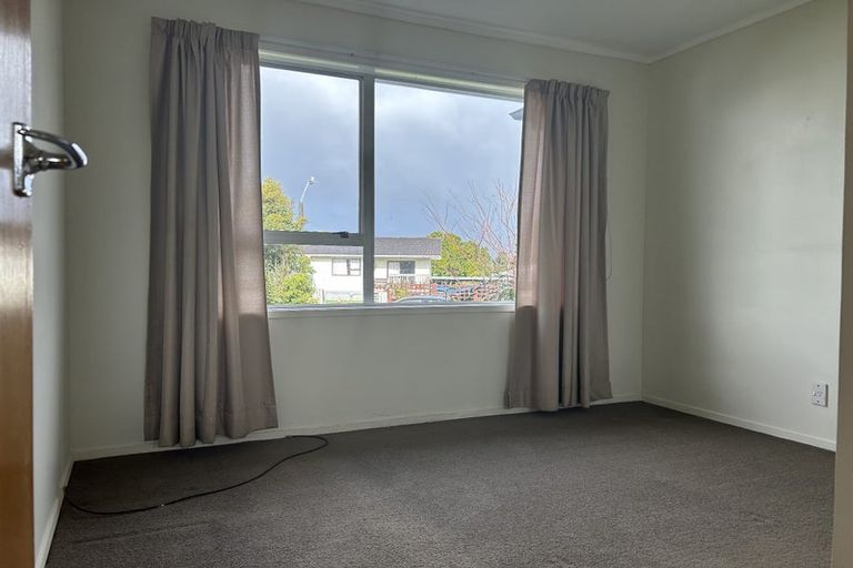 Photo of property in 5 Crosby Road, West Harbour, Auckland, 0618