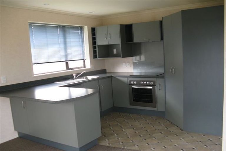 Photo of property in 27 Boston Parade, Kelvin Grove, Palmerston North, 4414