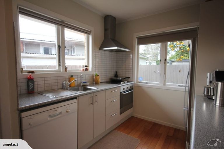 Photo of property in 44 Amberley Avenue, Te Atatu South, Auckland, 0610