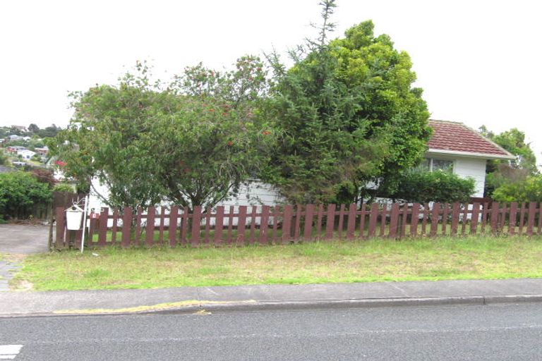 Photo of property in 1/1 Contessa Drive, Glenfield, Auckland, 0629