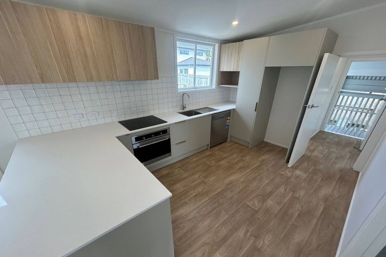 Photo of property in 14 Laurie Street, Red Beach, 0932