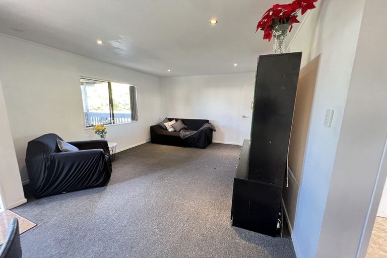 Photo of property in 1/32 Maplesden Drive, Clendon Park, Auckland, 2103