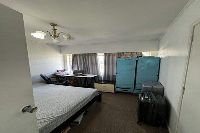 Photo of property in 43 Compton Street, Hillcrest, Auckland, 0627