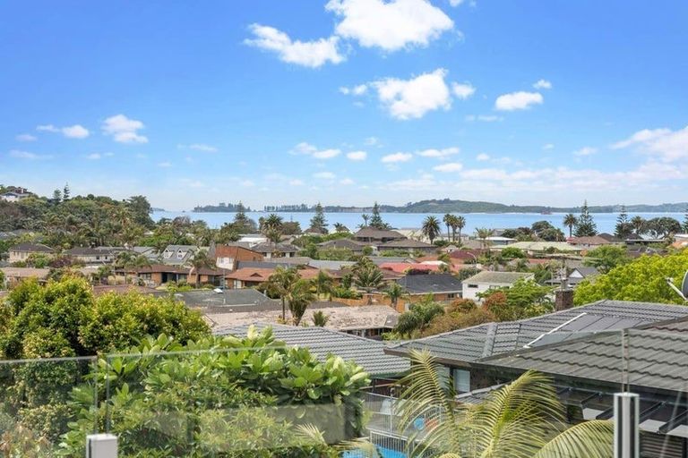 Photo of property in 2/160 Bucklands Beach Road, Bucklands Beach, Auckland, 2012