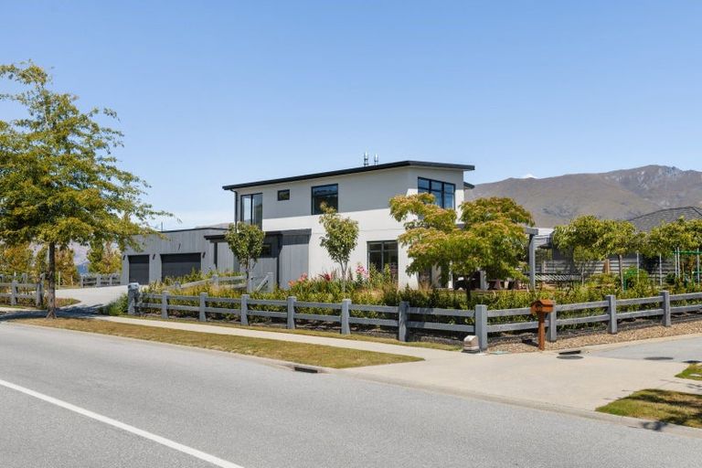 Photo of property in 41 Infinity Drive, Wanaka, 9305