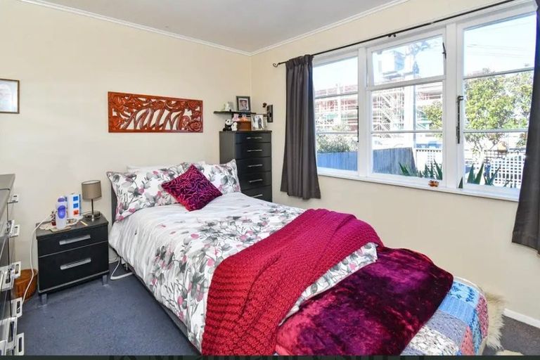 Photo of property in 18 Mcannalley Street, Manurewa East, Auckland, 2102