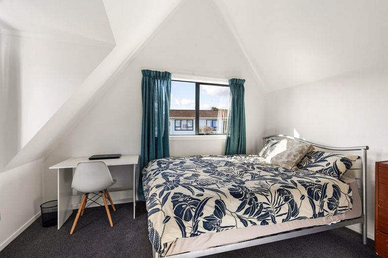 Photo of property in 60 Frobisher Street, Island Bay, Wellington, 6023