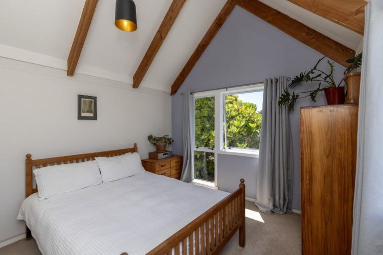 Photo of property in 2 Bermuda Grove, Paraparaumu Beach, Paraparaumu, 5032