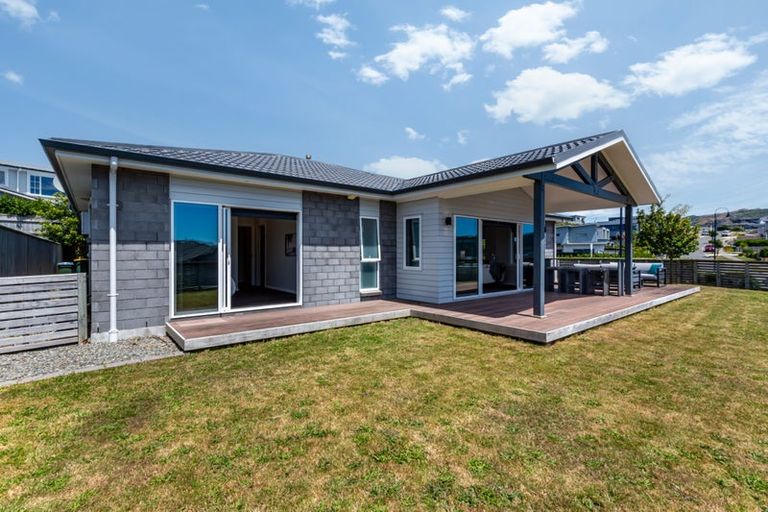 Photo of property in 25 Ken Douglas Drive, Aotea, Porirua, 5024