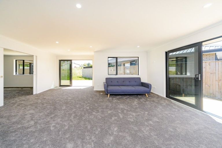 Photo of property in 1 Rangeview Drive, Kelvin Grove, Palmerston North, 4414