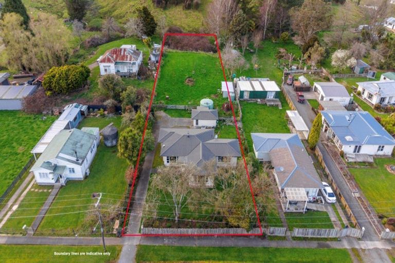 Photo of property in 36 Ongo Road, Hunterville, 4730