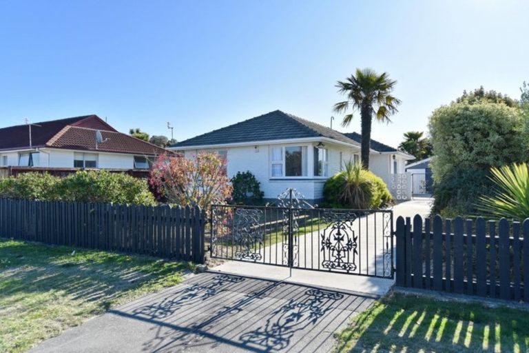 Photo of property in 80 Pacific Road, North New Brighton, Christchurch, 8083