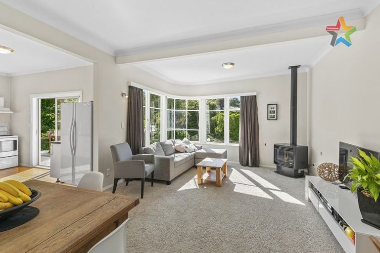 Photo of property in 46 Akatea Road, Korokoro, Lower Hutt, 5012