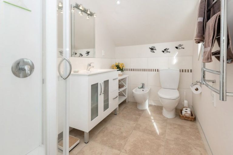 Photo of property in 124a Sandspit Road, Shelly Park, Auckland, 2014