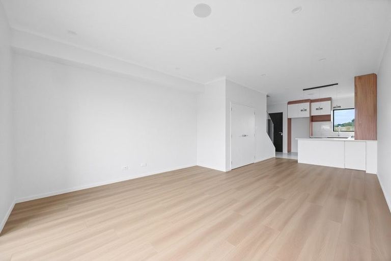 Photo of property in 117 Otuwairoa Esplanade, Opaheke, 2113