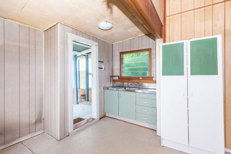 Photo of property in 60 Cliff Road, Te Karaka, 4022