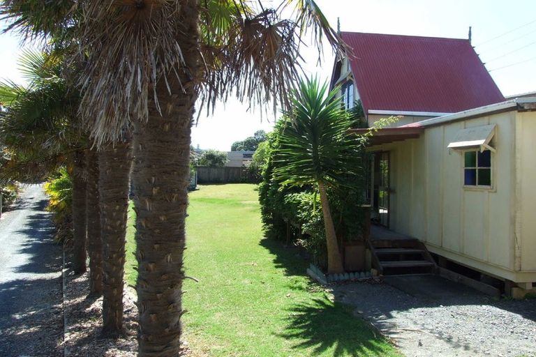 Photo of property in 17 Harbour View Road, Leigh, 0985