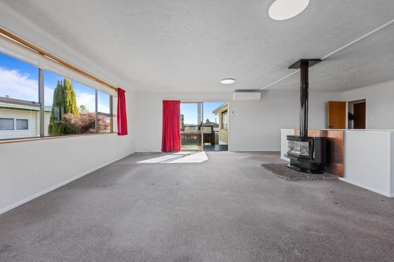 Photo of property in 22 Golders Place, Richmond Heights, Taupo, 3330