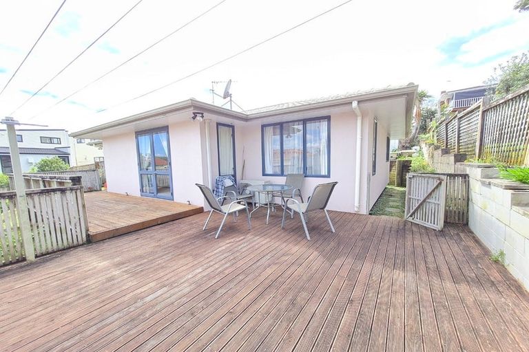 Photo of property in 800a East Coast Road, Oteha, Auckland, 0630