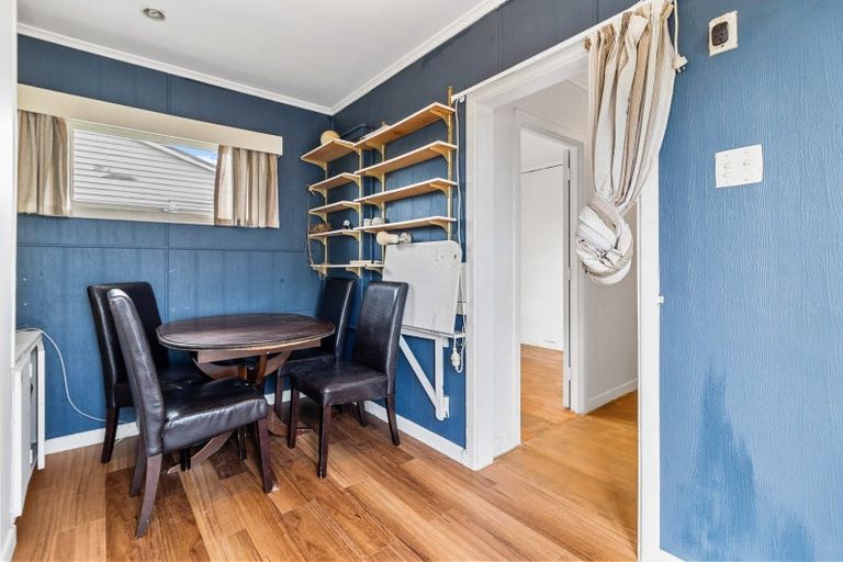 Photo of property in 14 Exmouth Road, Northcote, Auckland, 0627