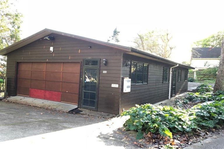 Photo of property in 98 Point View Drive, East Tamaki Heights, Auckland, 2016