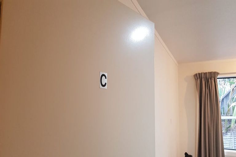 Photo of property in 8d Schnapper Rock Road, Schnapper Rock, Auckland, 0632