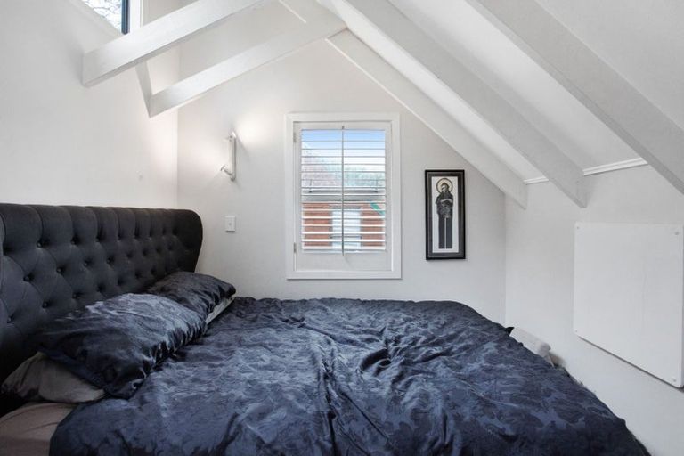 Photo of property in 2/11 Limmer Place, Browns Bay, Auckland, 0632