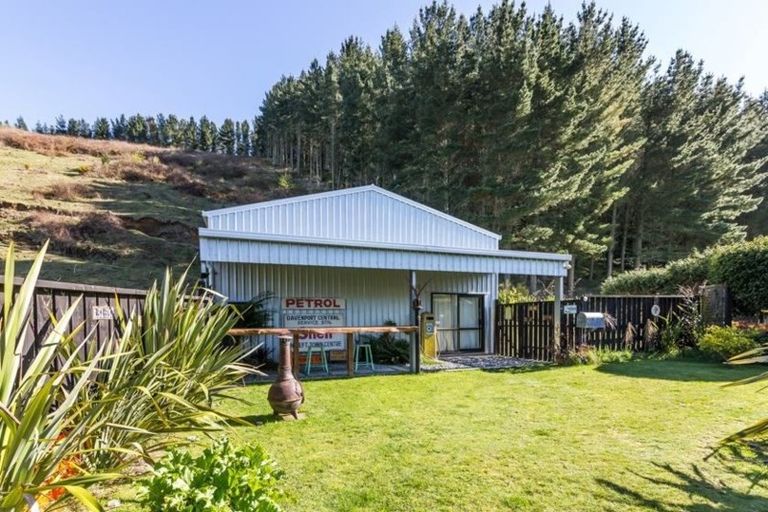 Photo of property in 266 Whangamata Road, Kinloch, Taupo, 3377