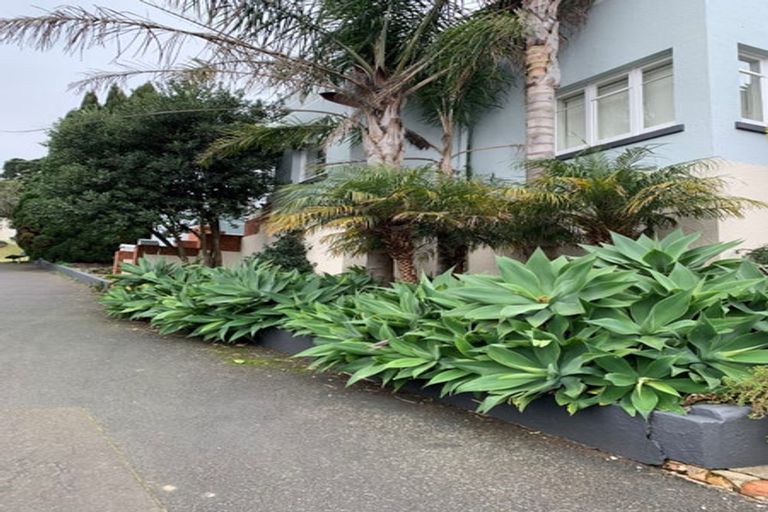 Photo of property in 1/64 Victoria Road, Devonport, Auckland, 0624