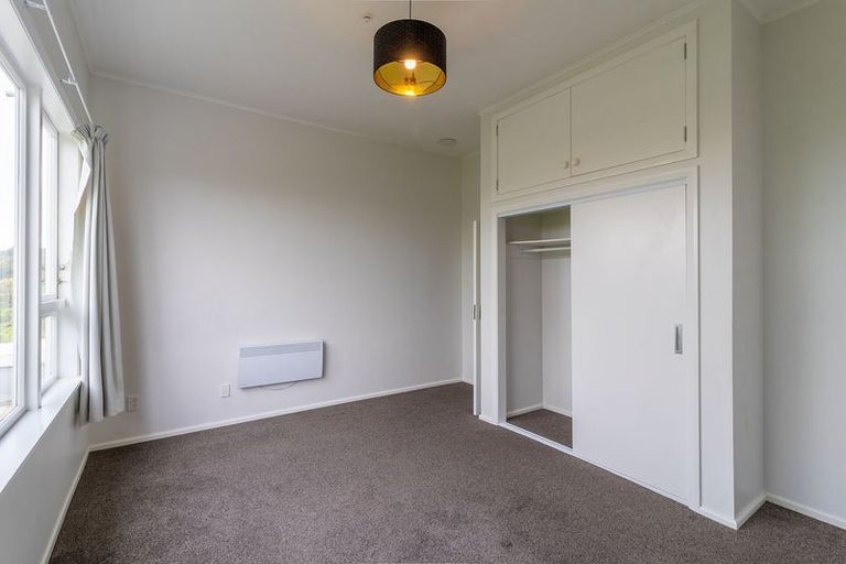 Photo of property in 31 Apuka Street, Brooklyn, Wellington, 6021