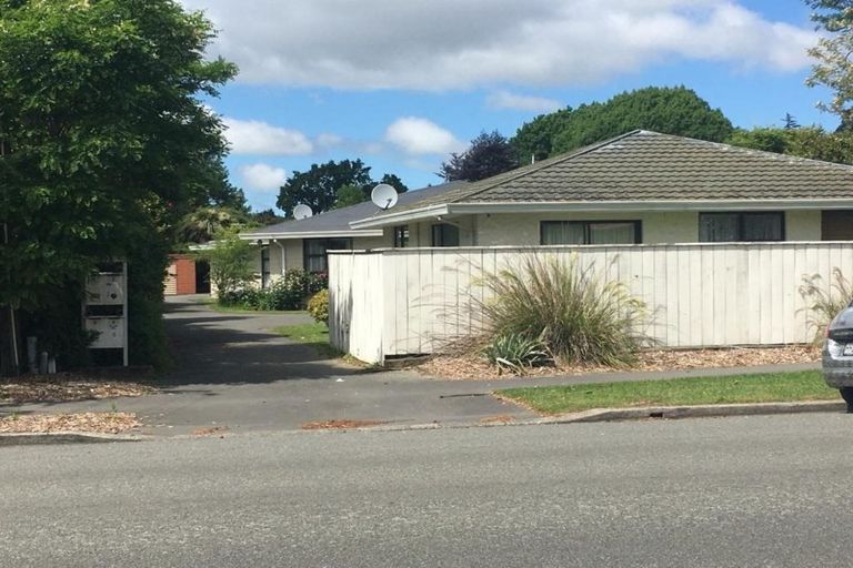 Photo of property in 1/48 Jeffreys Road, Fendalton, Christchurch, 8052
