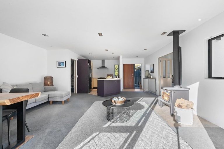 Photo of property in 2/1 Maple Court, Arthurs Point, Queenstown, 9371