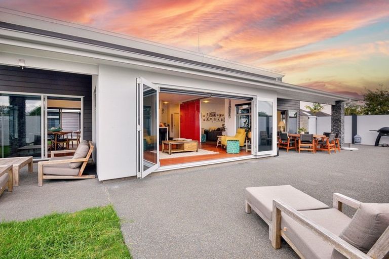 Photo of property in 13 Charteris Rise, Riverdale, Gisborne, 4010