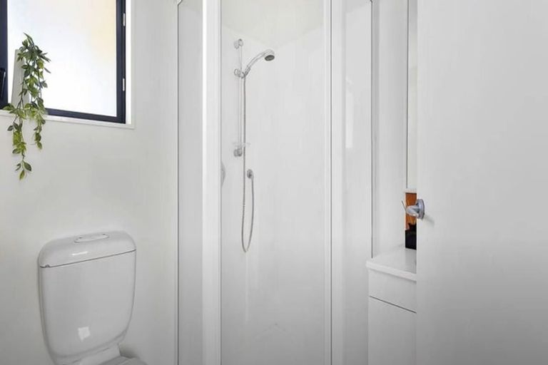 Photo of property in 2/7 Carleton Terrace, Tawa, Wellington, 5028