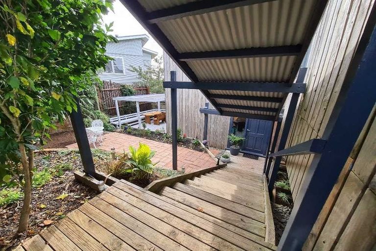 Photo of property in 327 Tukapa Street, Hurdon, New Plymouth, 4310