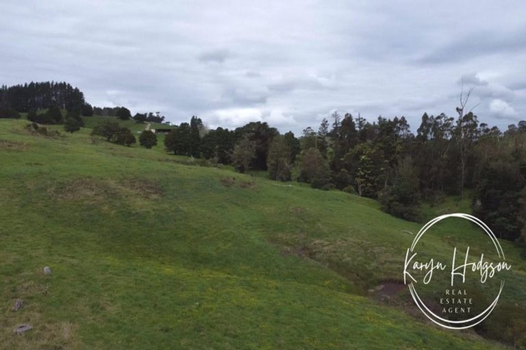 Photo of property in 184 Paparoa Station Road, Paparoa, 0571