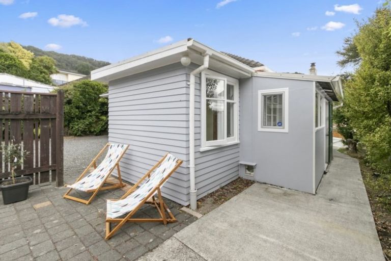 Photo of property in 21 Gardiner Grove, Wainuiomata, Lower Hutt, 5014