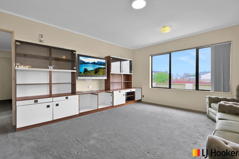 Photo of property in 1/1 Senecio Place, Weymouth, Auckland, 2103