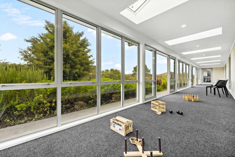 Photo of property in 21 Eric Farley Drive, Kumeu, 0810