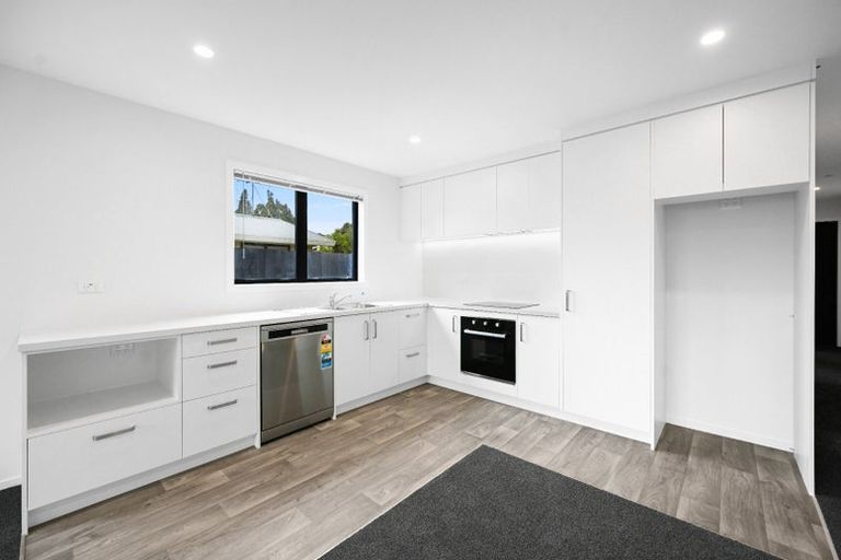 Photo of property in 2 Fable Way, Leamington, 3432