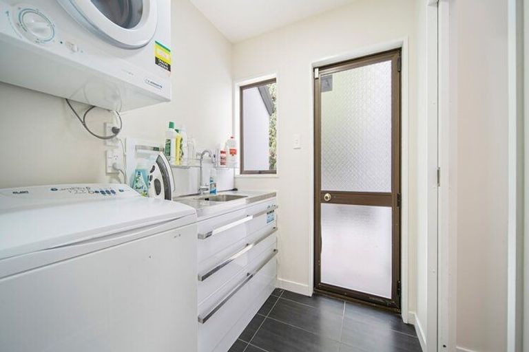 Photo of property in 2 Cannon Hill Crescent, Mount Pleasant, Christchurch, 8081