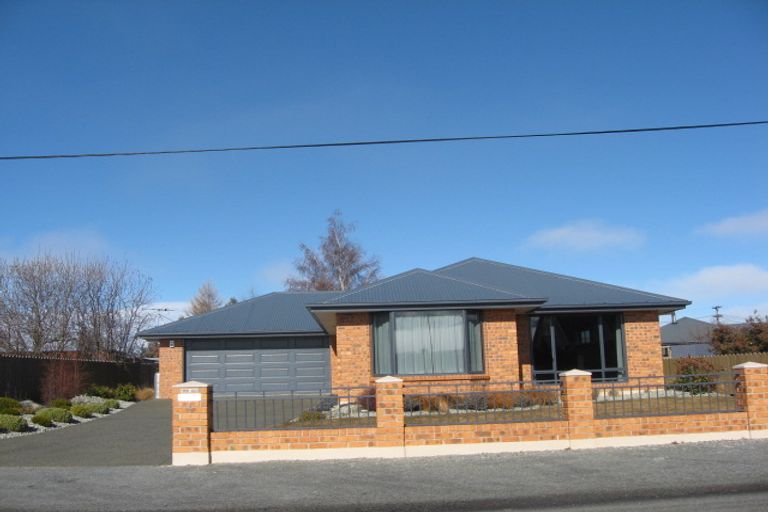 Photo of property in 1 Braemar Place, Twizel, 7901