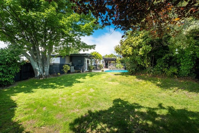 Photo of property in 10 Gillean Street, Havelock North, 4130