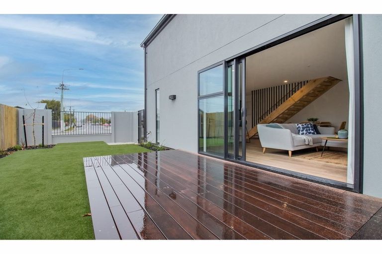 Photo of property in 1/23 Hills Road, Edgeware, Christchurch, 8013