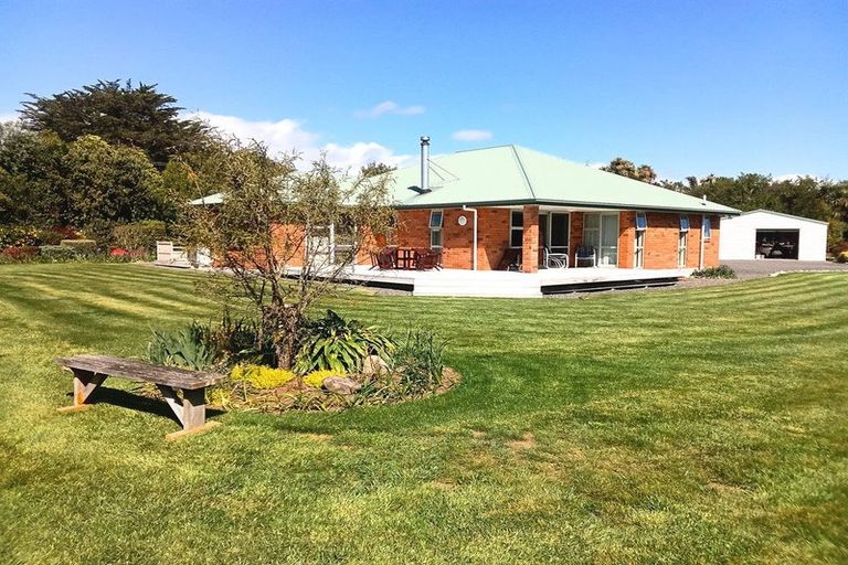 Photo of property in 33 Ketemaringi Way, Manakau, Levin, 5573
