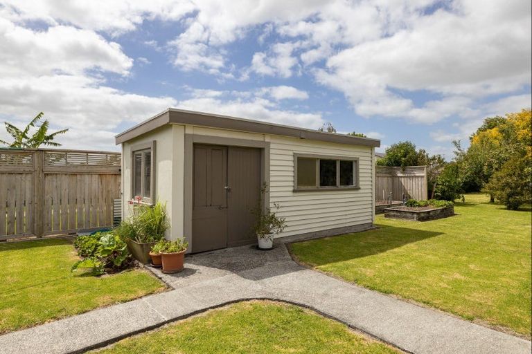 Photo of property in 38 Pipiroa Road, Ngatea, 3503