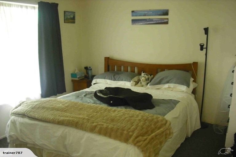 Photo of property in 2/30 Diana Drive, Glenfield, Auckland, 0627