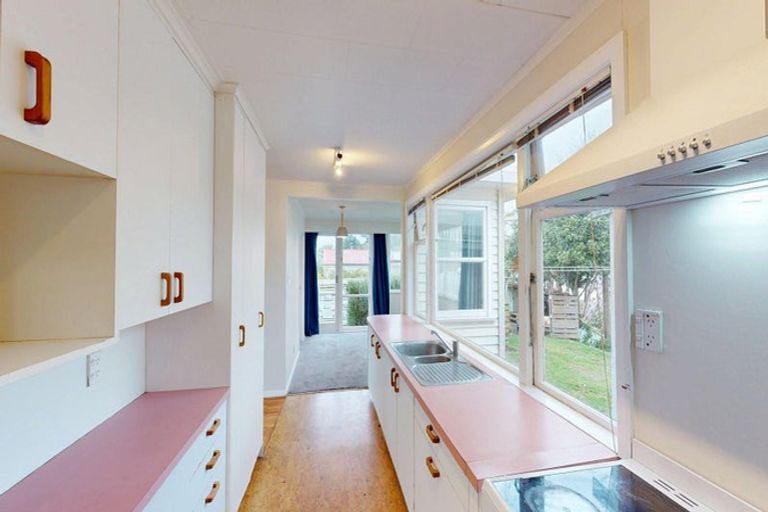 Photo of property in 33 Dale Road, Raumati South, Paraparaumu, 5032