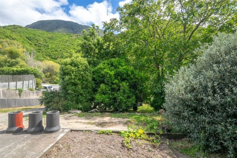 Photo of property in 76 Wairau Road, Picton, 7220